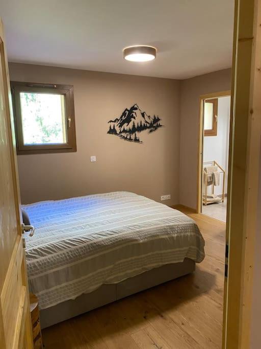 Gorgeous 2 Bedroom, 2 Full Bath, Ski In Apartment! Winner Of 2025 And 2024 Traveller Award! Морзін Екстер'єр фото