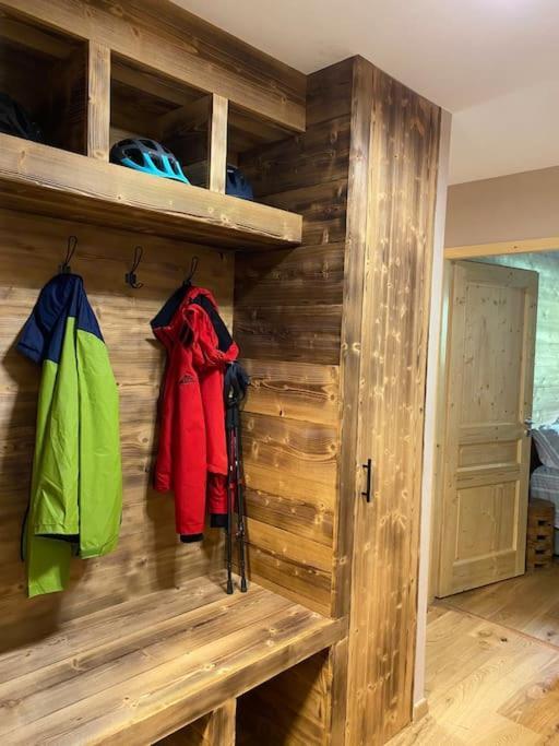 Gorgeous 2 Bedroom, 2 Full Bath, Ski In Apartment! Winner Of 2025 And 2024 Traveller Award! Морзін Екстер'єр фото