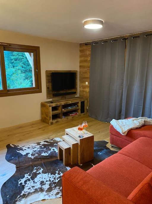 Gorgeous 2 Bedroom, 2 Full Bath, Ski In Apartment! Winner Of 2025 And 2024 Traveller Award! Морзін Екстер'єр фото