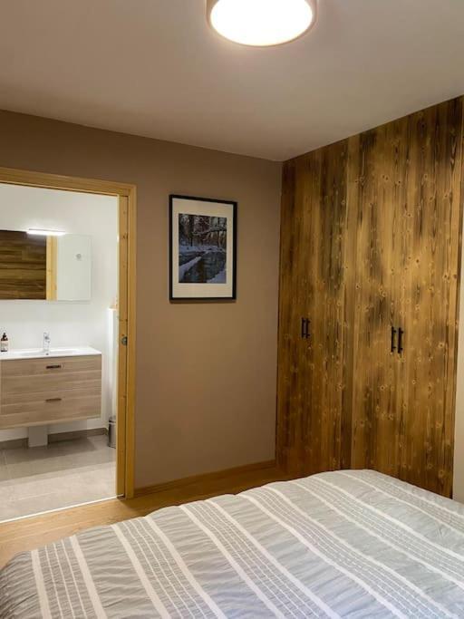 Gorgeous 2 Bedroom, 2 Full Bath, Ski In Apartment! Winner Of 2025 And 2024 Traveller Award! Морзін Екстер'єр фото